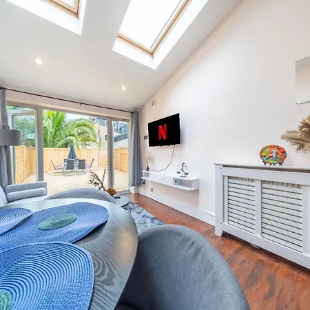 Beautiful 2 Bedroom With Private Garden In Wimbledon - Minutes From Central Londres Exterior foto