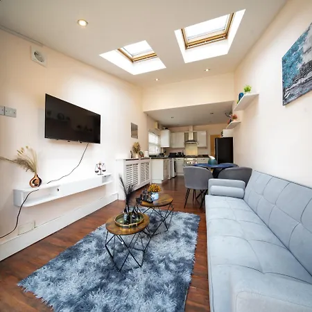 Beautiful 2 Bedroom With Private Garden In Wimbledon - Minutes From Central Londres Exterior foto