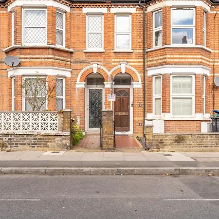 Beautiful 2 Bedroom With Private Garden In Wimbledon - Minutes From Central Londres Exterior foto